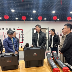 有朋自遠(yuǎn)方來！廣州市邁梓普檢測儀器有限公司總代理一行來公司交流